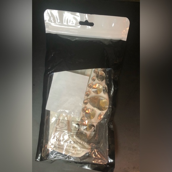 AKIRA BEADED FACE MASK COLOR: WHITE - Picture 2 of 2